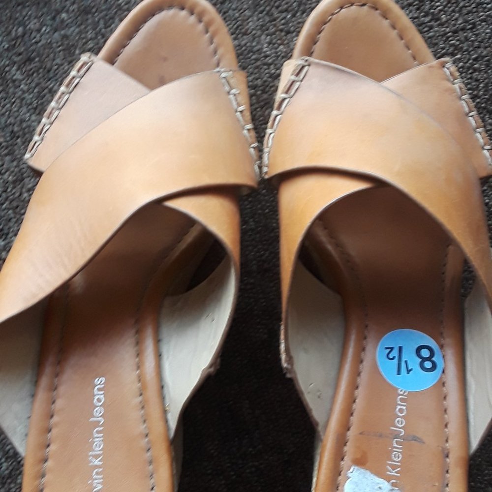 CALVIN KLEIN VINTAGE WOMENS PLATFORMS HEELS